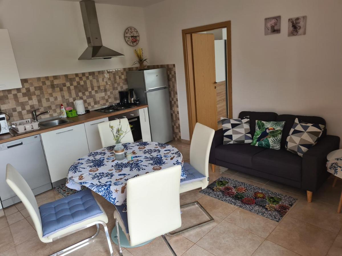 Apartman Luka 반졸레 외부 사진
